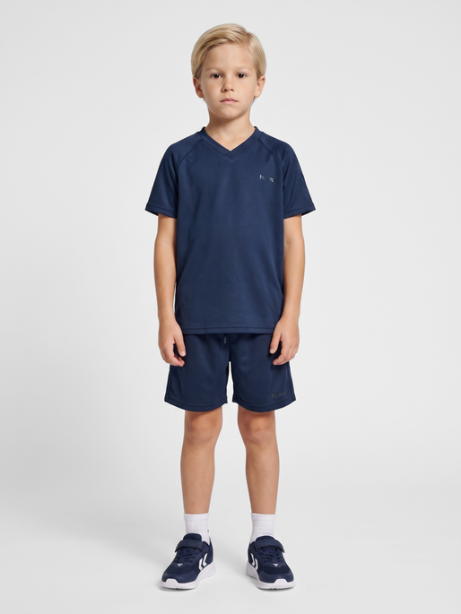 hmlJR REG ACTIVE SHORTS, DRESS BLUES, model