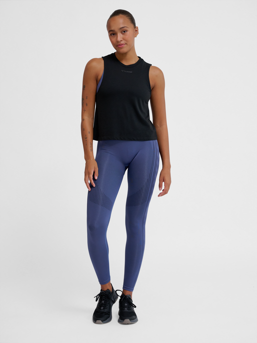 hmlMT VANJA SHORT MUSCLE TANKTOP, BLACK, model