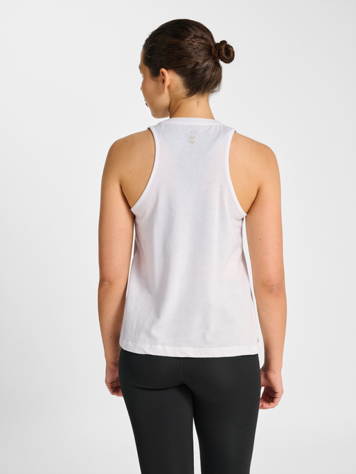 hmlYOGA CANJA LOOSE TOP, WHITE, model