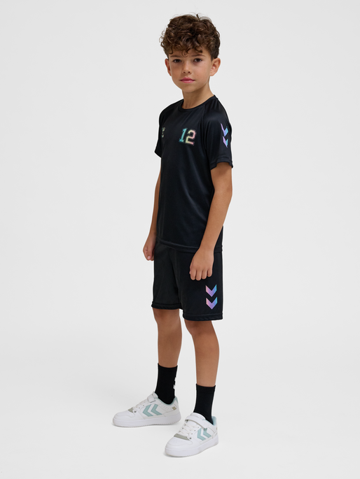 hmlSHIMMER T-SHIRT S/S, BLACK, model