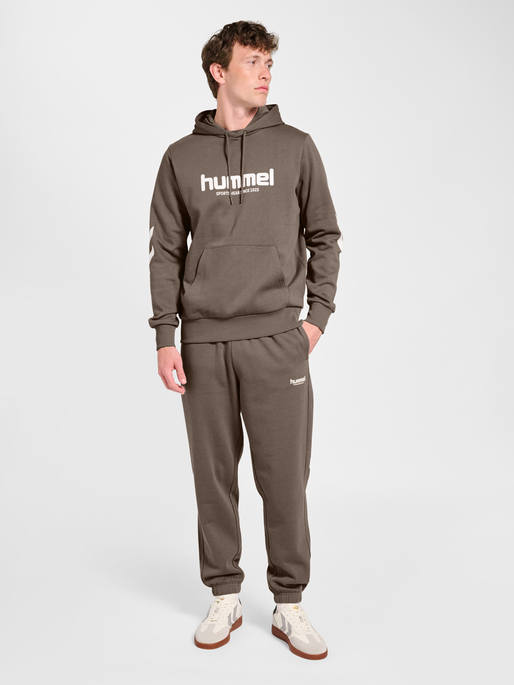hmlLEGACY 2.0 HOODIE, DARK NIGHT, model