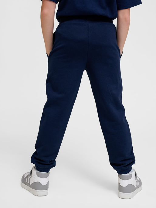 hmlCLEAN ADJUSTABLE PANTS, BLACK IRIS, model