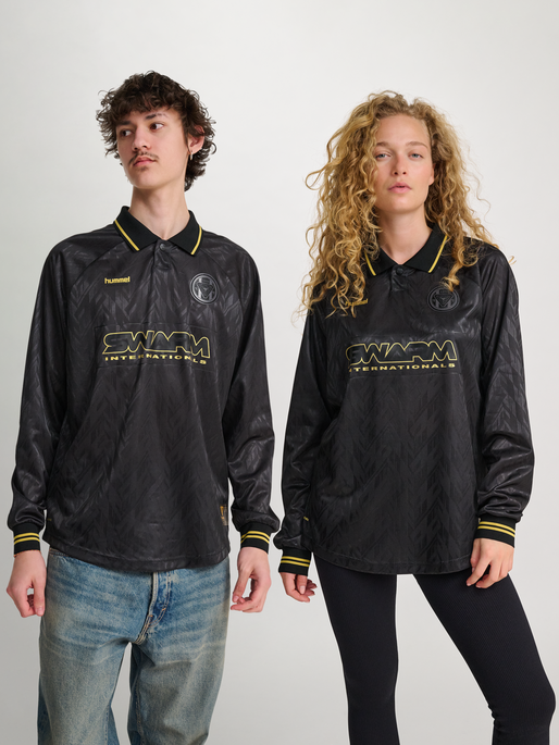 hmlLOOSE BAY SOCCER JERSEY L/S, BLACK, model