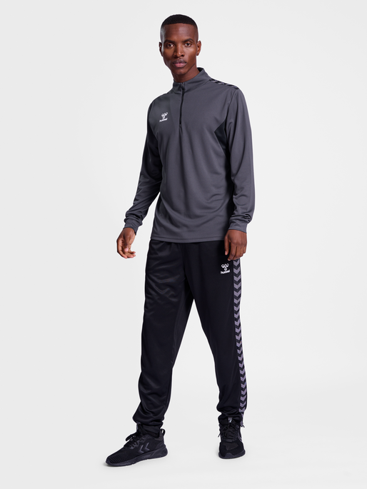 hmlAUTHENTIC HALF ZIP SWEAT, ASPHALT, model