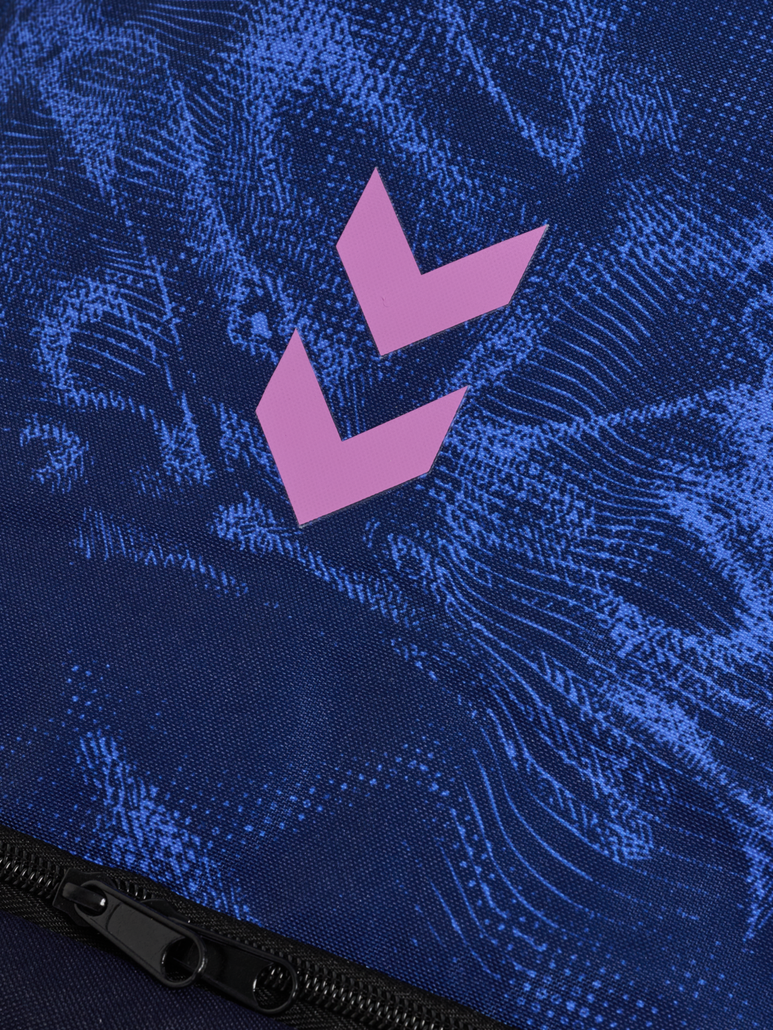hmlBLAZE CLUB 26 BACK PACK W. SC, MARINE/DAZZLING BLUE, packshot