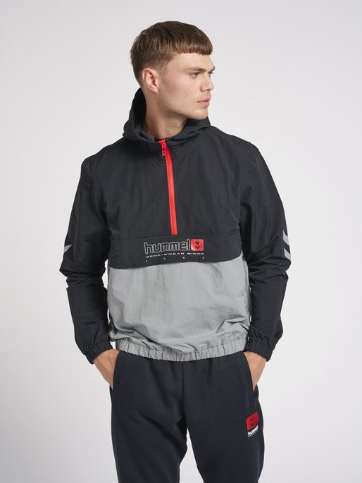 hmlLGC MUSA WOV HALFZIP JACKET, BLACK, model