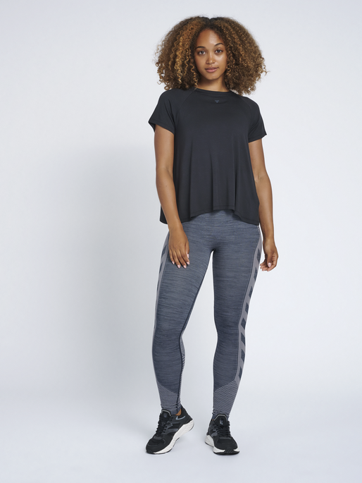 hmlFIONA T-SHIRT, 2001, model