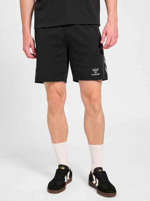 hmlMOVE 2.0 SHORTS, BLACK, model