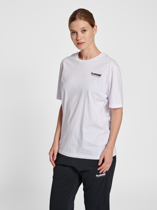 hmlLGC JOSE T-SHIRT, WHITE, model