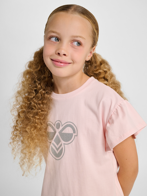 hmlJR RUFFLE T-SHIRT SS BIG BEE, PALE LILAC, model