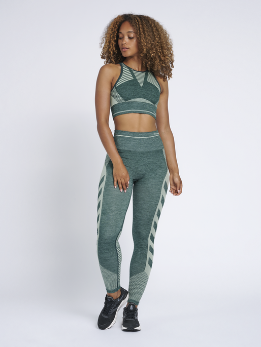 hmlVERA SEAMLESS HIGH WAIST TIGHTS, DARKEST SPRUCE/BASIL MELANGE, model