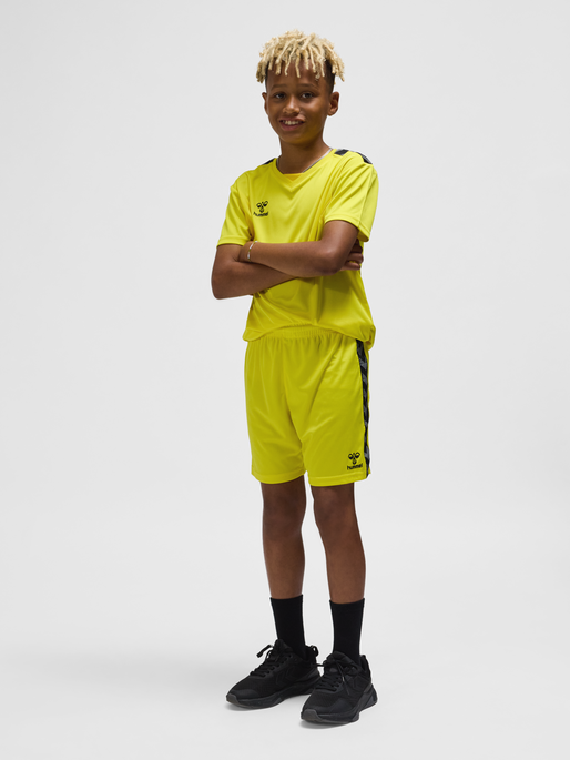 hmlAUTHENTIC PL SHORTS KIDS, BLAZING YELLOW, model
