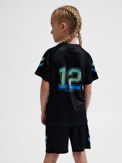 hmlSHIMMER SET, BLACK, model