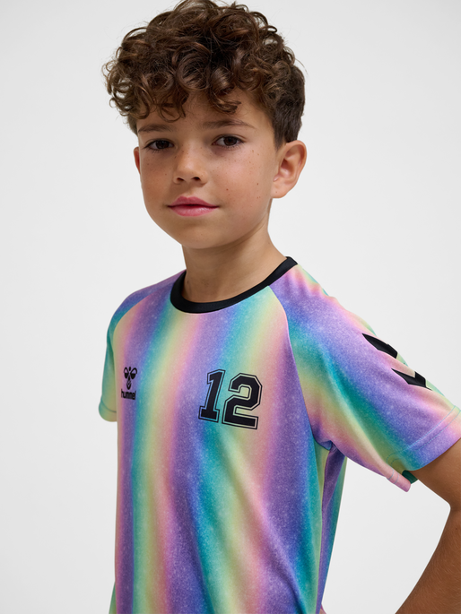 hmlSHIMMER T-SHIRT S/S, PINK-A-BOO, model