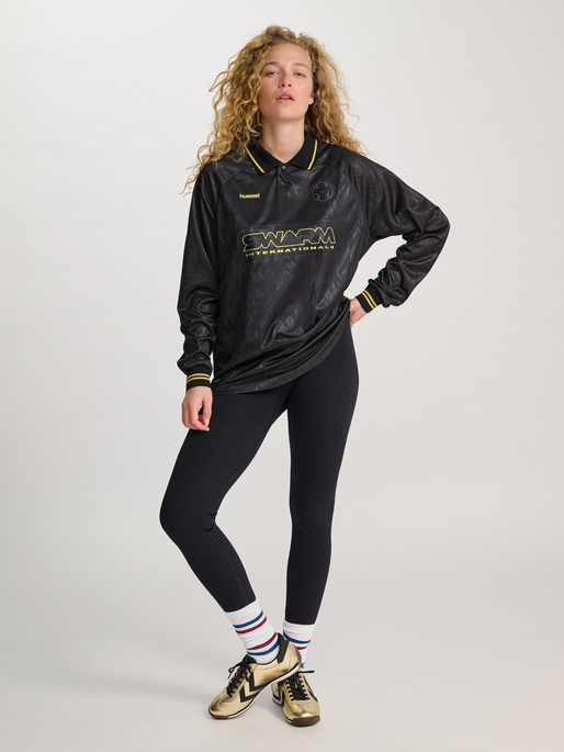 hmlLOOSE BAY SOCCER JERSEY L/S, BLACK, model