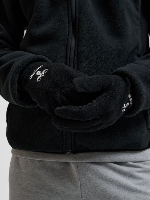 hmlFLEECE GLOVES, BLACK, model