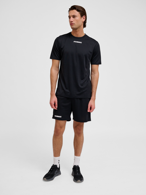 hmlMULTI PL SHORTS, BLACK, model