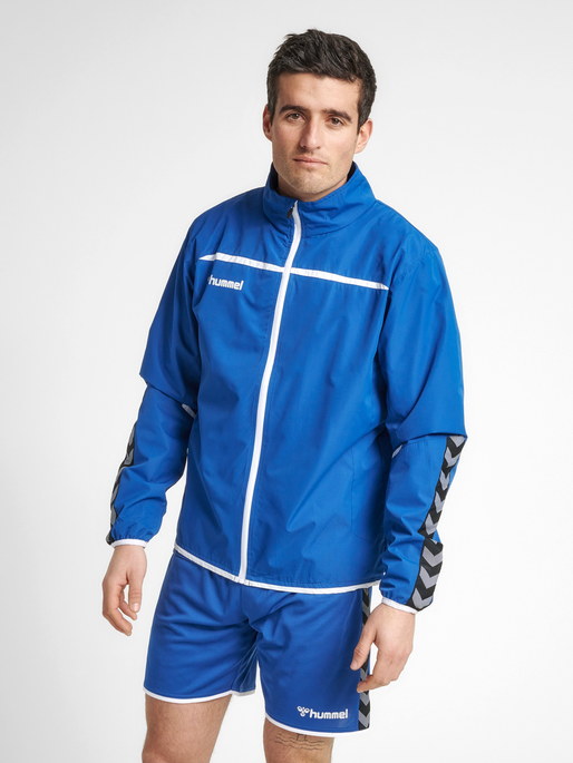hmlAUTHENTIC TRAINING JACKET, TRUE BLUE, model