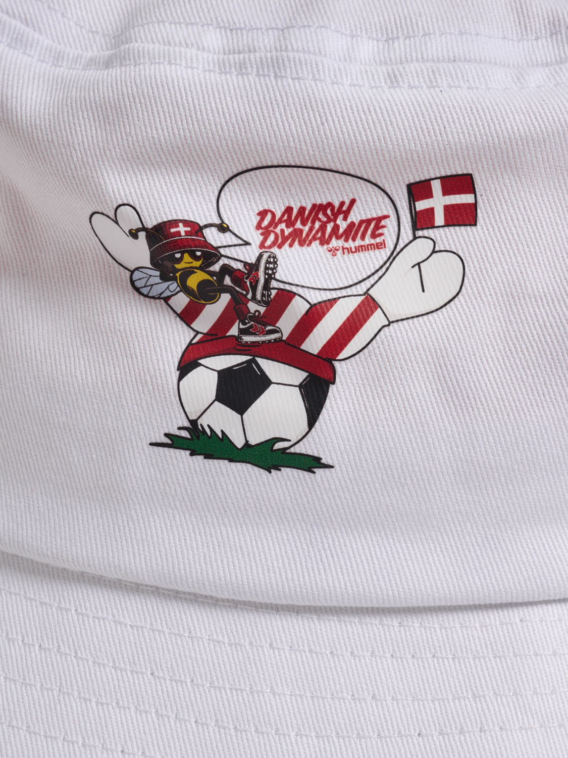 DBU 26 FAN DYNAMITE BUCKET HAT, WHITE, packshot