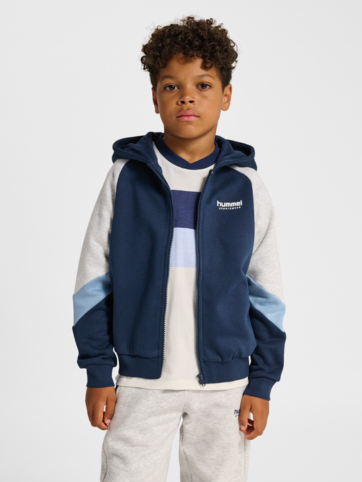 hmlJR LOOSE BLOCKED ZIP HOODIE, DRESS BLUES/FADED DENIM, model