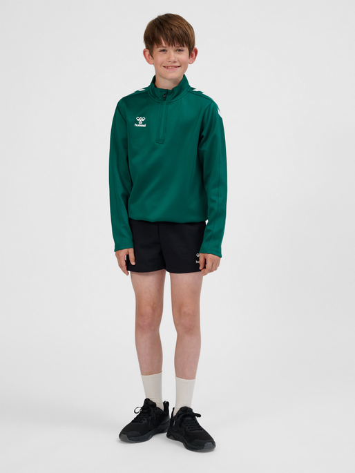 hmlCORE XK HALF ZIP POLY SWEAT KIDS, EVERGREEN, model