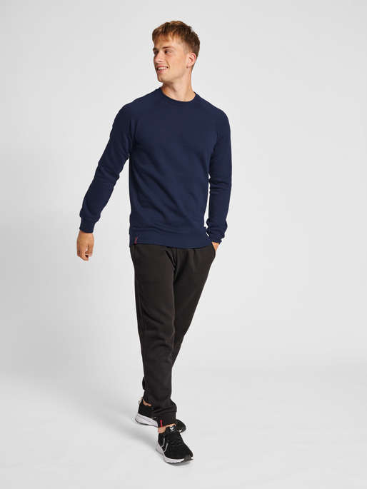 hmlRED CLASSIC SWEATSHIRT, MARINE, model