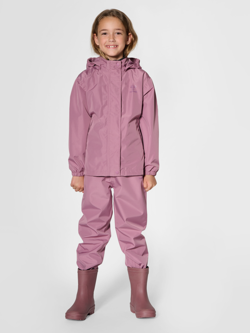 hmlNESSIE RAINSUIT, DUSKY ORCHID, model