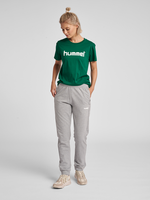 HMLGO COTTON LOGO T-SHIRT WOMAN S/S, EVERGREEN, model