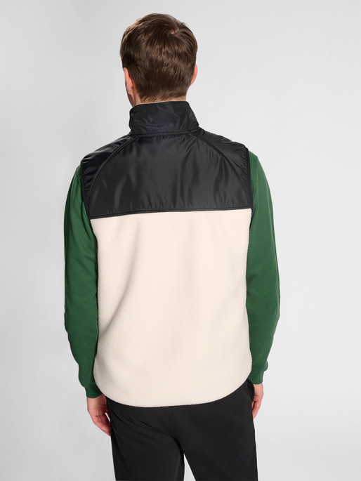 hmlLGC THEO FLEECE WAISTCOAT, TOFU, model