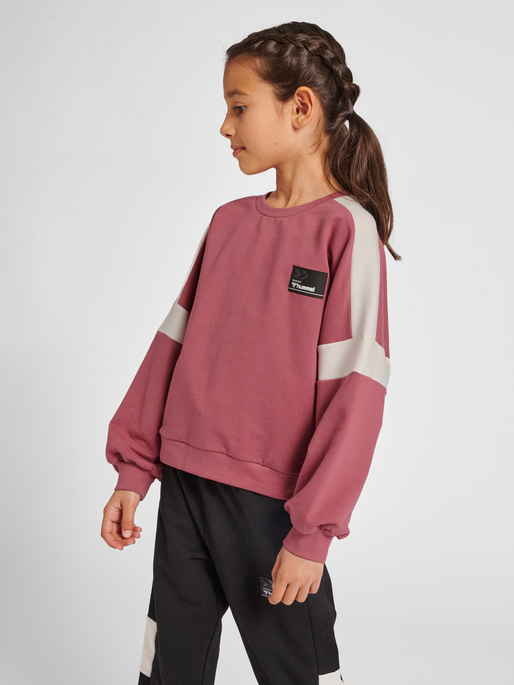 hmlMARLEE SWEATSHIRT, DECO ROSE, model