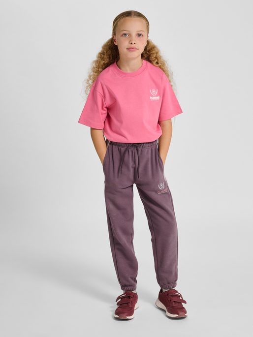hmlJR LOOSE BLOCKED SWEATPANT BTS, FLINT, model