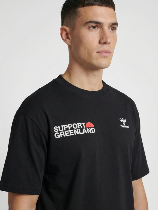 hmlGREENLAND T-SHIRT S/S, BLACK, model