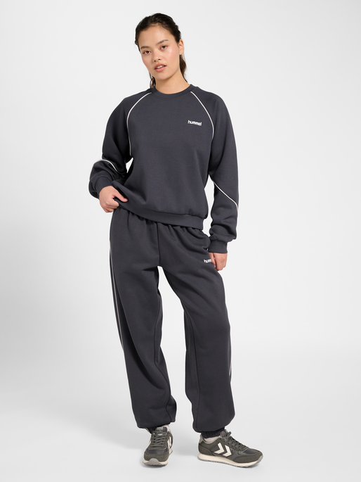 hmlKEEPER W PIPING SWEATPANT, EBONY, model