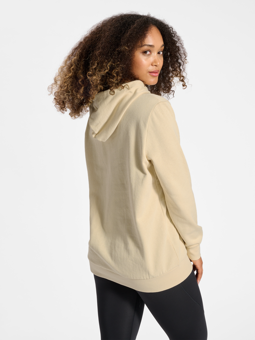 hmlBOOSTER WOMAN HOODIE, WOOD ASH, model