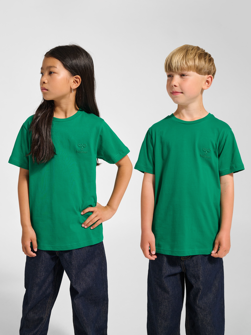 hmlTRELLE T-SHIRT S/S, PEPPER GREEN, model