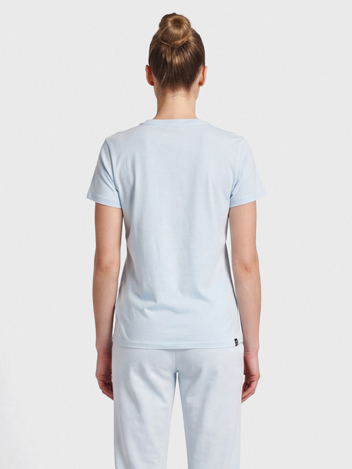 hmlMOVER COTTON T-SHIRT S/S WOMAN, BABY BLUE, model