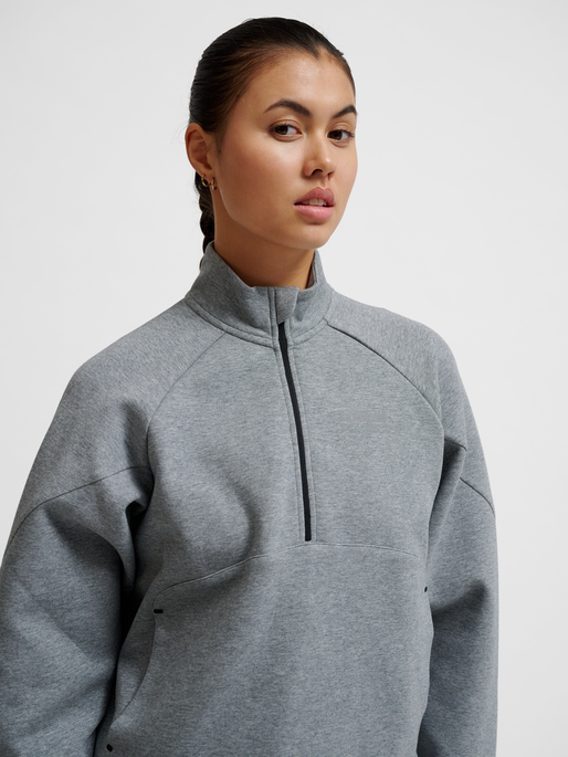 hmlTECH FLEECE WOMEN BOXY HALF ZIP, GREY MELANGE, model