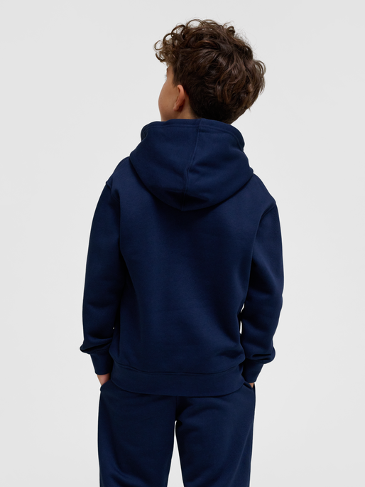 hmlCLEAN HOODIE, BLACK IRIS, model