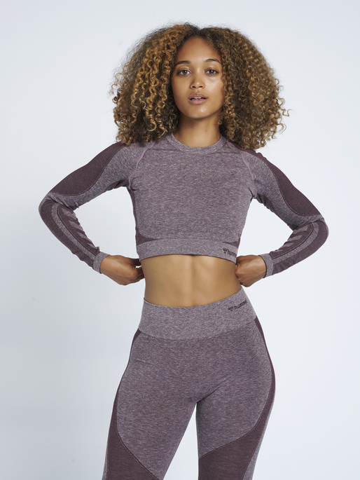 hmlKADY SEAMLESS T-SHIRT L/S, FUDGE MELANGE, model