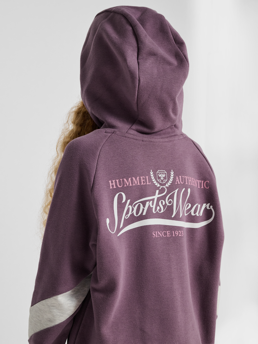 hmlJR LOOSE HOODIE BTS, FLINT, model