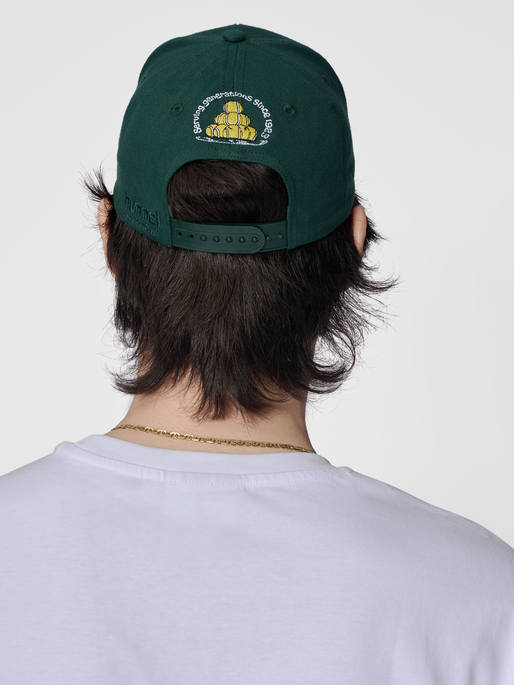 hmlSNAP CAP CALL US, PONDEROSA PINE, model