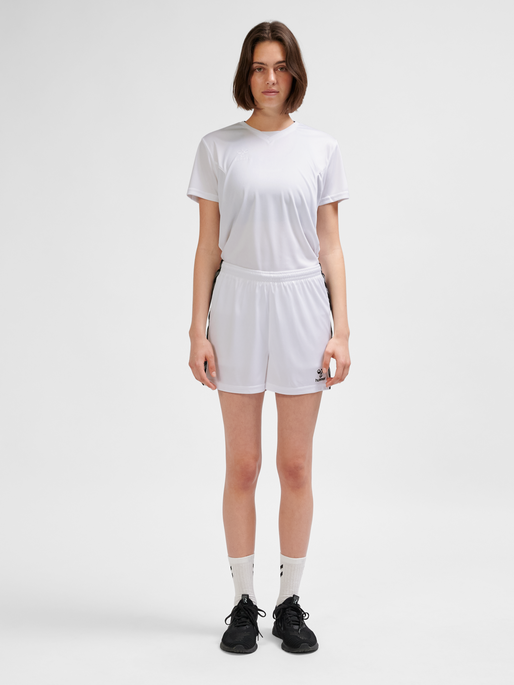 hmlAUTHENTIC PL SHORTS WOMAN, WHITE, model