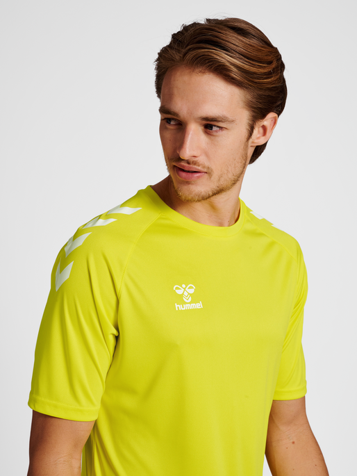 hmlCORE XK CORE POLY T-SHIRT S/S, BLAZING YELLOW, model