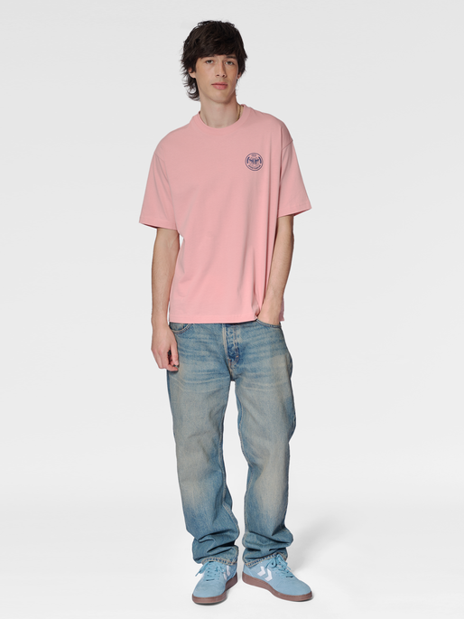 hmlSWARM LOOSE T-SHIRT, BRIDAL ROSE, model