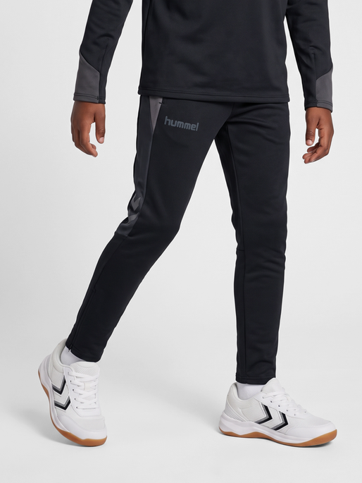 hmlBLAZE26 PRO TRAININGPANTS KIDS, BLACK, model