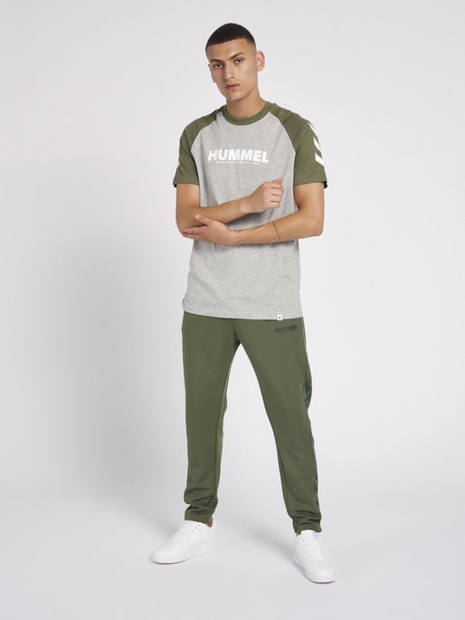 hmlLEGACY POLY TAPERED PANTS, BEETLE, model