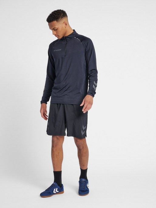hmlAUTHENTIC PRO HALF ZIP SWEAT, ANTHRACITE, model