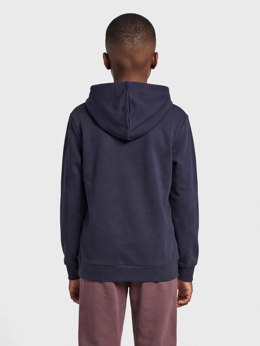 hmlCUATRO HOODIE, BLACK IRIS, model