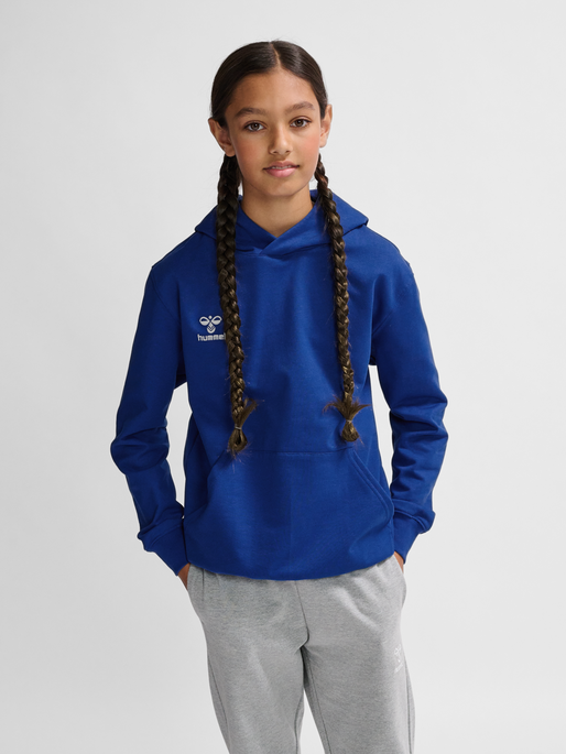 hmlGO 2.0 HOODIE KIDS, TRUE BLUE, model