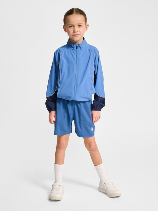 hmlJR PULSE WORKOUT SHORTS, RIVERSIDE, model